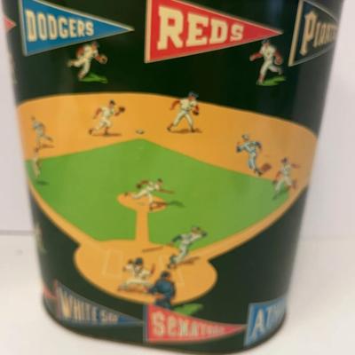 Vintage MLB Baseball Pennants Metal Garbage Can. 1940s-1950s. Excellent Condition  