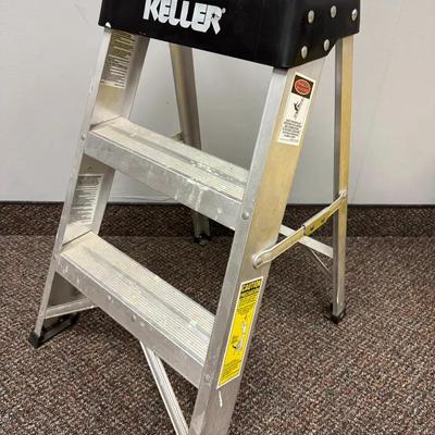 Keller 26 Inch Aluminum Step Ladder Extra Heavy Duty 300 Pound Capacity Model 327B