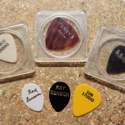 Picks lonnie brooks son seals, b.b.king, ray benson 2, sun studios