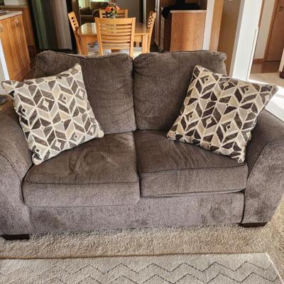 Sofa and loveseat grey 1)