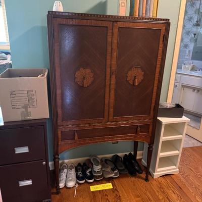 Sale Photo Thumbnail #84: china cabinet