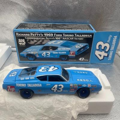 Sale Photo Thumbnail #113