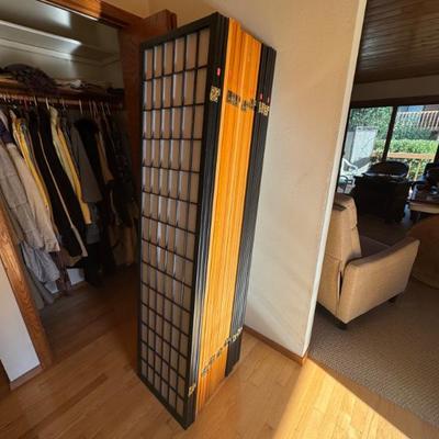 Sale Photo Thumbnail #5: screens