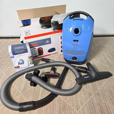 Miele Classic C1 PowerLine Vacuum Cleaner
