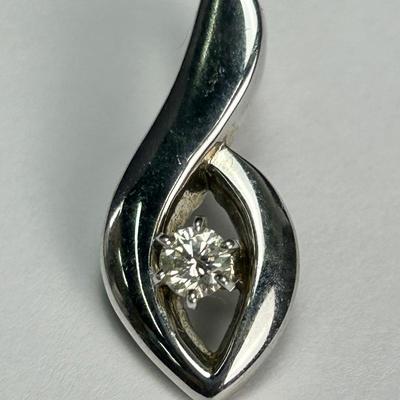 14K White Gold Diamond Pendant, .25 Carat = 1" Long