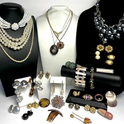 Vintage/Vintage-Style Costume Pearl & More Jewelry