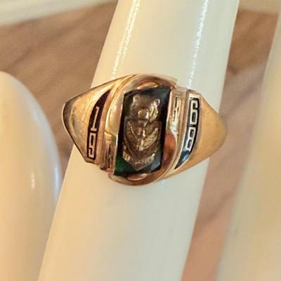 1968 10k Gold Josten Class Ring Size 6 - Weighs 4.19 Grams