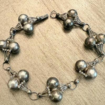 Vintage Mexico Sterling Silver 7.5" Bracelet - Weighs 9.57 Grams Total