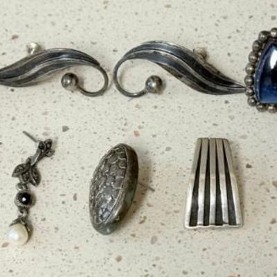 (3) Pairs Of Vintage Mexico Sterling Silver Earrings, Airess Single 925 Earring, And Tom Hauk Single Earring