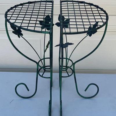 19" 2 Piece Metal Plant Stand With Patina Finish
