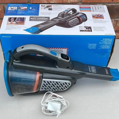 Black & Decker Dustbuster Cordless Hand Vacuum With Charger And Original Box