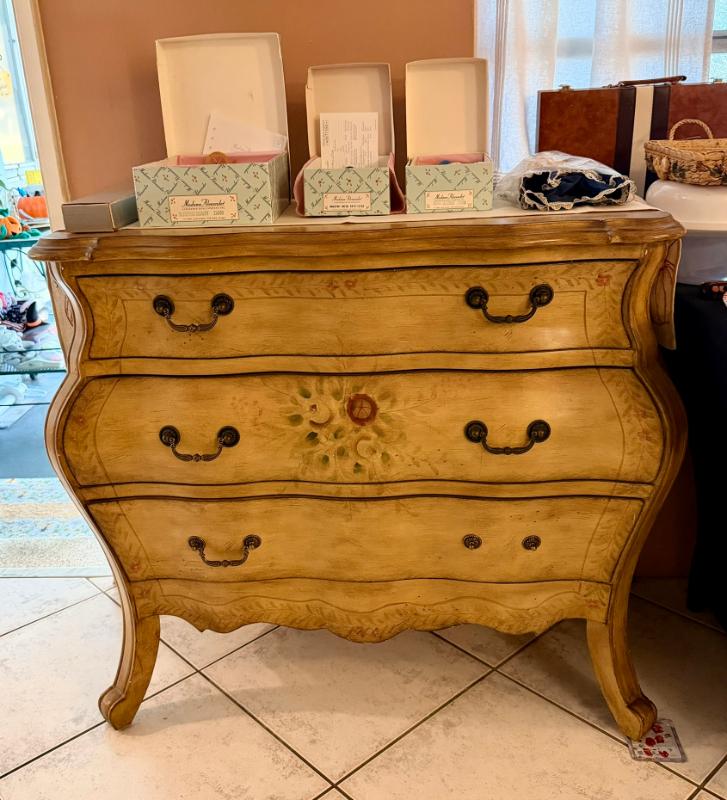 Sale Photo Thumbnail #3