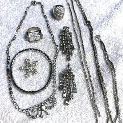 Simple rhinestone pieces