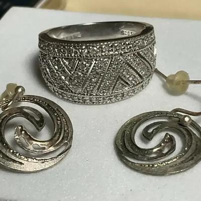 Sts sterling ring complementing earrings