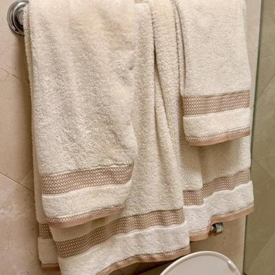 Sale Photo Thumbnail #90