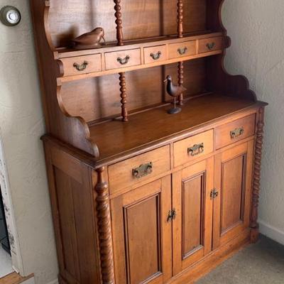 Sale Photo Thumbnail #31: Antique pine hutch, dovetailed construction