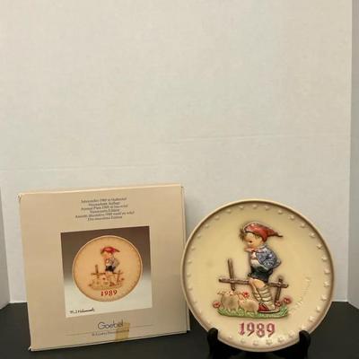 Mixed Goebel Hummel Lot Plates And Figurines