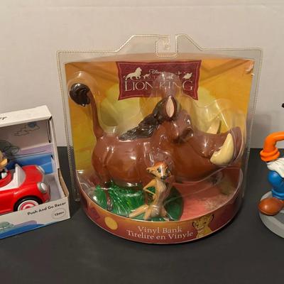 Disney Lot Goofy, Mickey Mouse, And Lion King