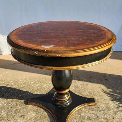 Round Pedestal Table
