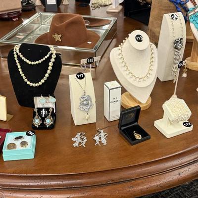 Sale Photo Thumbnail #12