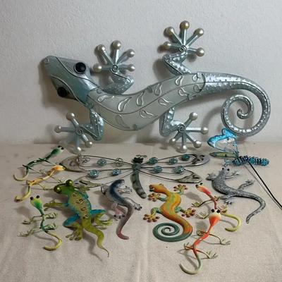Geckos and a Dragonfly Decor (outdoors or indoors)