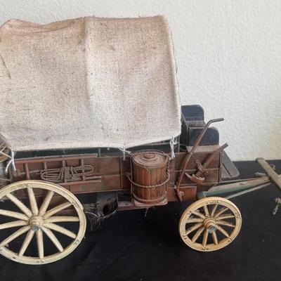 Vintage Covered Wagon Decor 