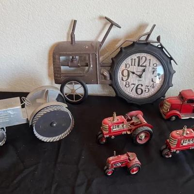 Tractor Decor (Plus Metal Truck)
