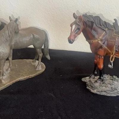 Collectible Horse Decor (2)