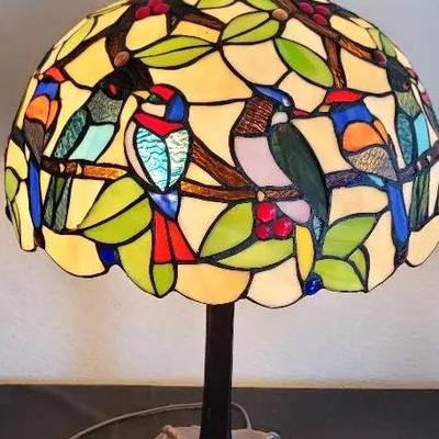 Tiffany Style Stained Glass Woodland Birds Table Lamp