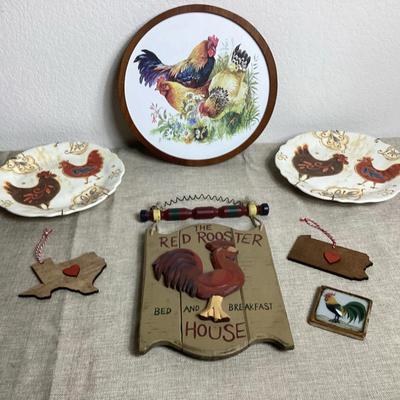 Rooster Plates and Decor