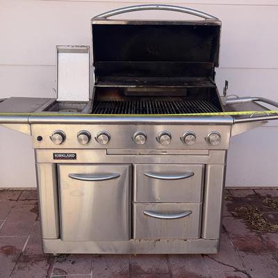 BM119 Kirkland Propane Gas Grill