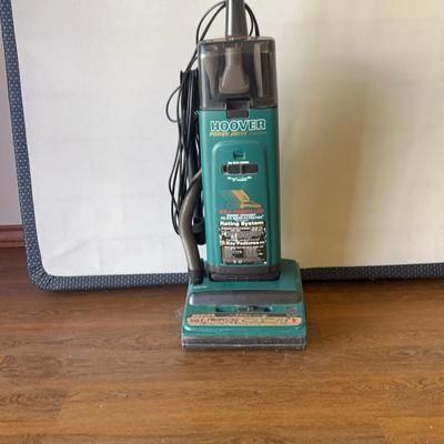BM404 Hoover Vacuum 