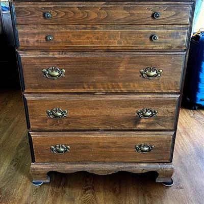 BM211 4 Drawer Wooded Dresser 