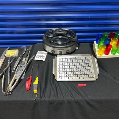 BM764 Think Kitchen 3 Mini Crock Slow Cooker Station & More