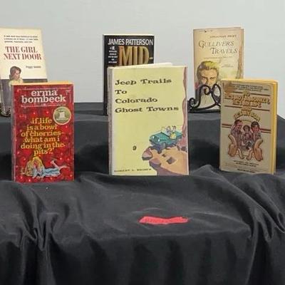 BM772 Novel Books
