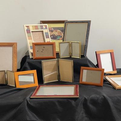 BM727 Picture Frames Bundle