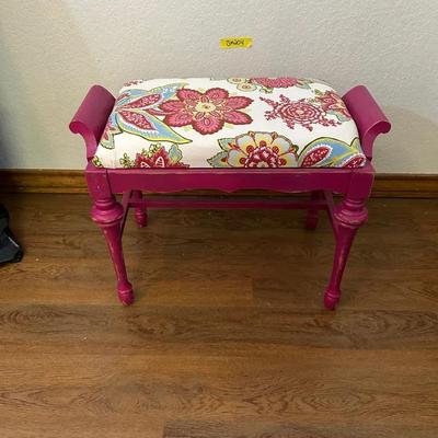 BM204 Girls Mini Pink Floral Makeup Bench 