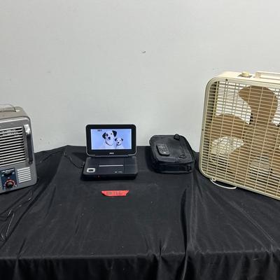 BM775 Movie Night In Our Indoor Blanket Tent!!