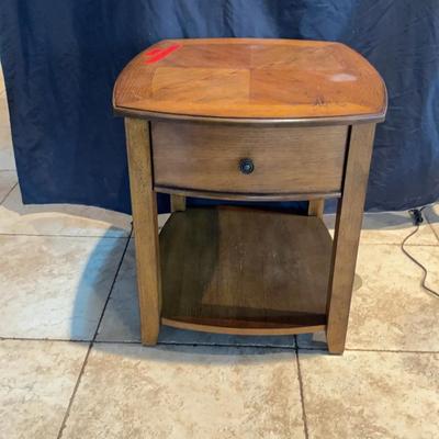 BM108 End Table
