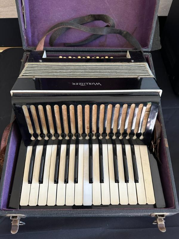 Sale Photo Thumbnail #432