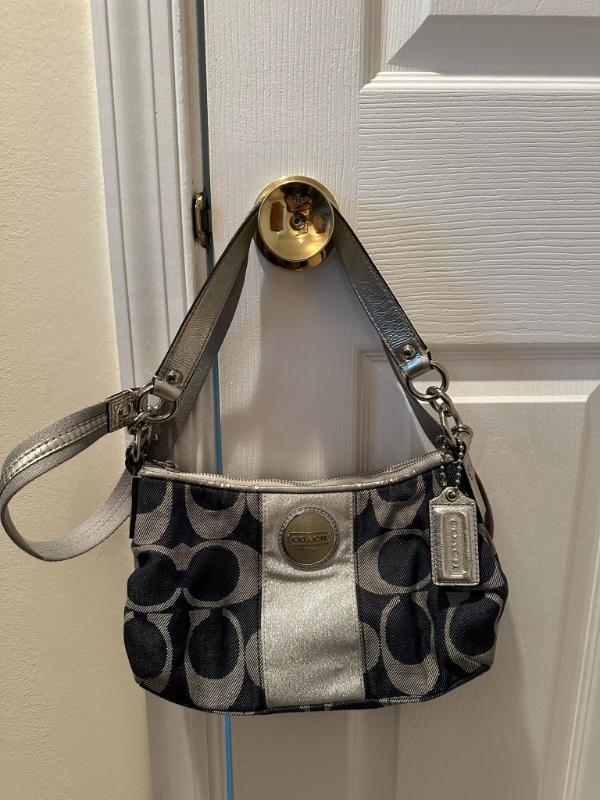 Sale Photo Thumbnail #326