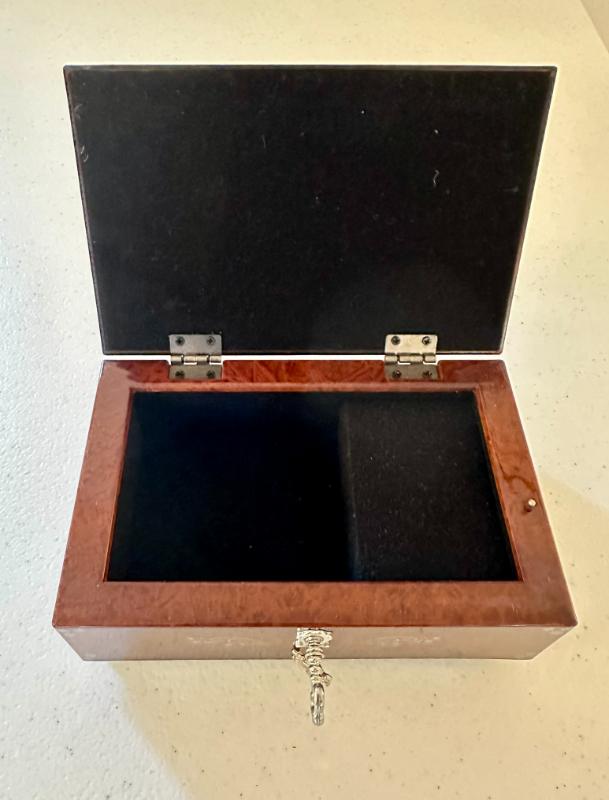 Sale Photo Thumbnail #438