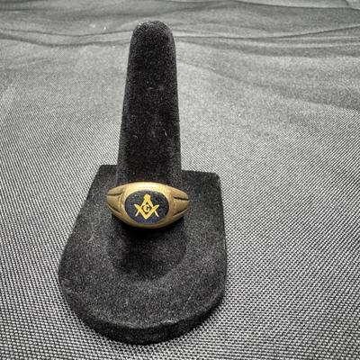 10K Yellow Gold Masonic Ring With Onyx Inlay | 5g Total Weight | Repair Needed
