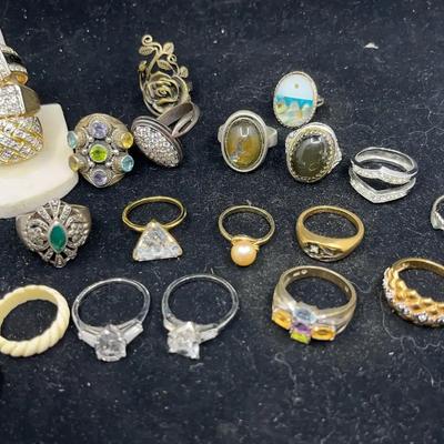 Lot of 20 Costume Rings  Assorted Styles and Finishes