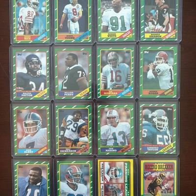 1986 Topps Football Complete Set. Jerry Rice, Reggie White, Steve Young, Bruce Smith Rookie Cards