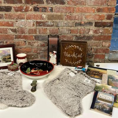 Thomas Kinkade Books And Print With Various Christmas Decorations