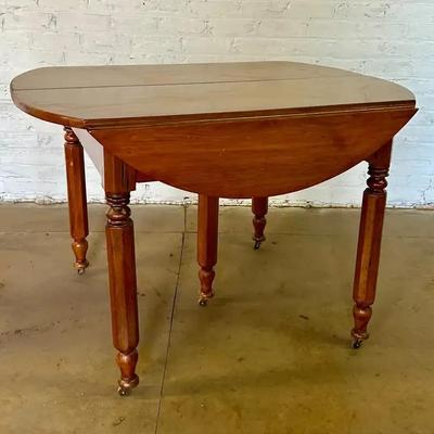 Victorian Butternut Butterfly Leaf Dining Table, Circa 1880