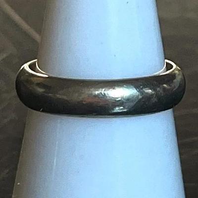 14K White Gold Band