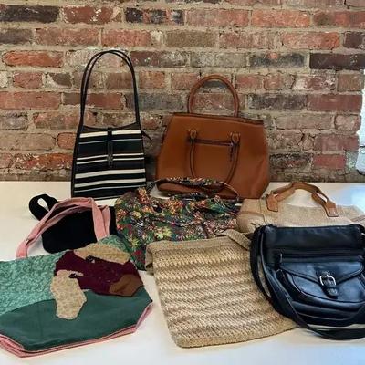 Various Purses and Handbags with Leather Examples