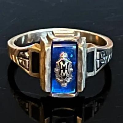 1973 10K Yellow Gold Blue Glass Class Ring